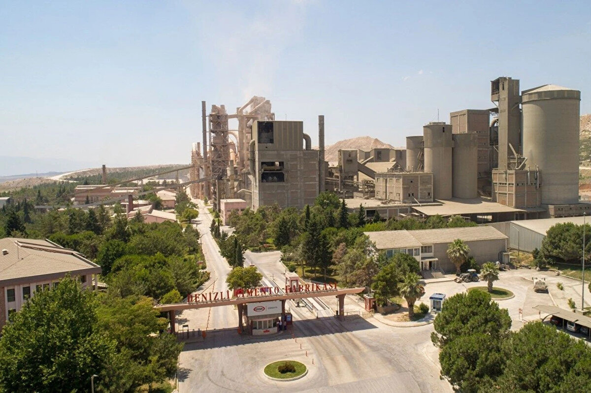 OYAK Çimento Hisse Hedef Fiyat Güncellemeleri<br>Aracı KurumHedef FiyatTavsiyeDeğişim<br>Anadolu Yatırım31,45 TLAlYeniden öneri<br>Marbaş Menkul28,3 TLTutYükseltti<br>