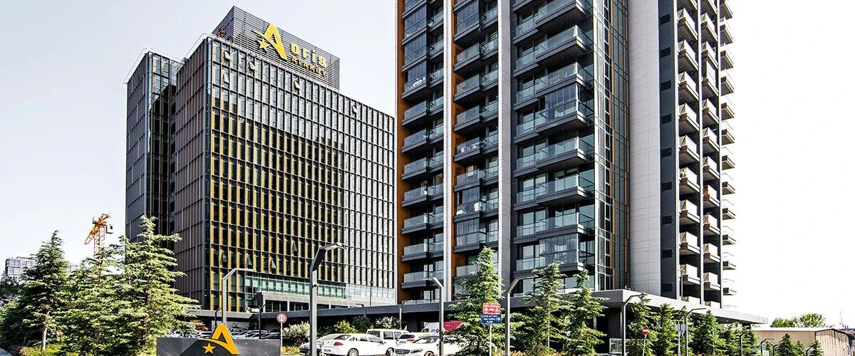 Avrupakent GYO (AVPGY) Hisse Hedef Fiyat Güncellemesi<br>Aracı KurumHedef FiyatTavsiyeDeğişim<br>Ak Yatırım75 TLEndeks üstü getiriDüşürdü<br>