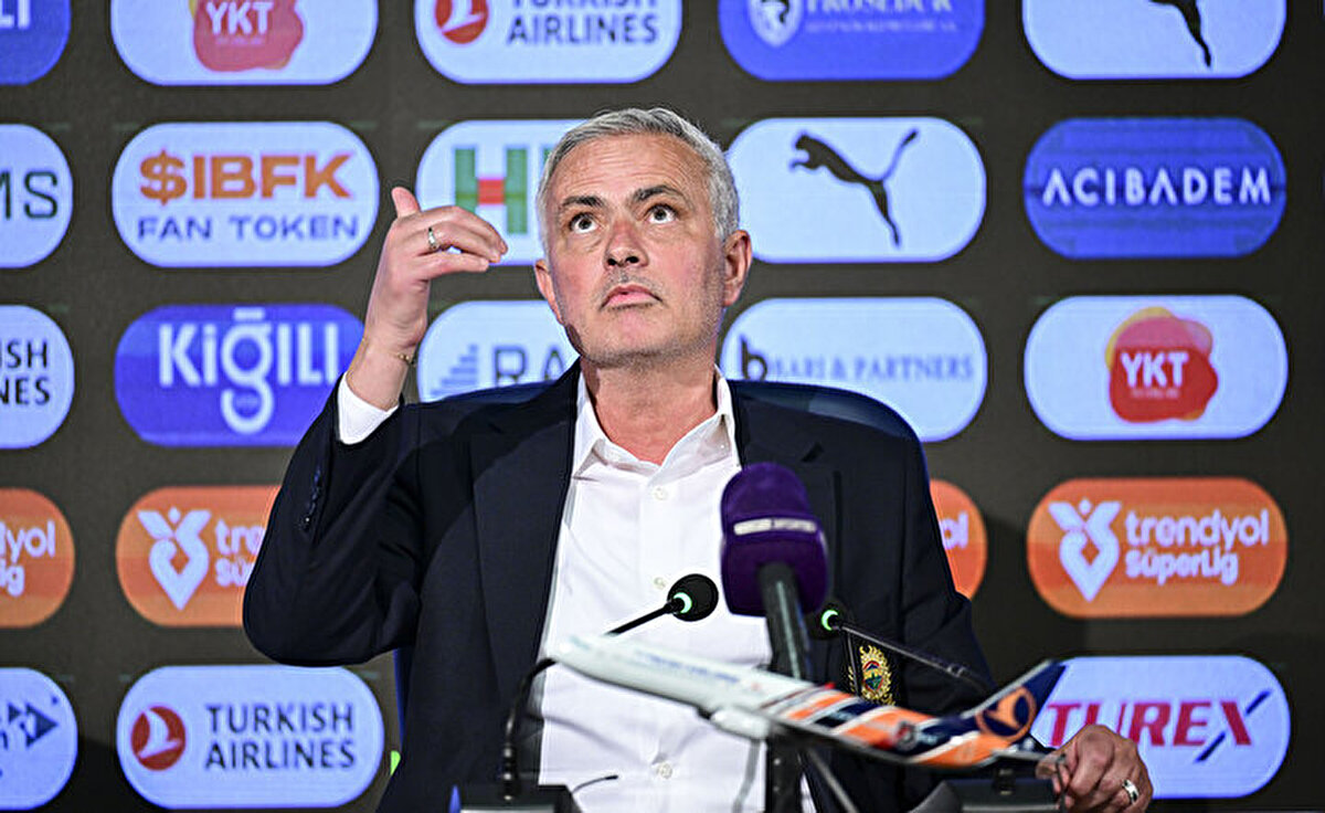 Aynı zamanda teknik direktör Jose Mourinho da yaptığı açıklamalarla dikkat çekiyor.