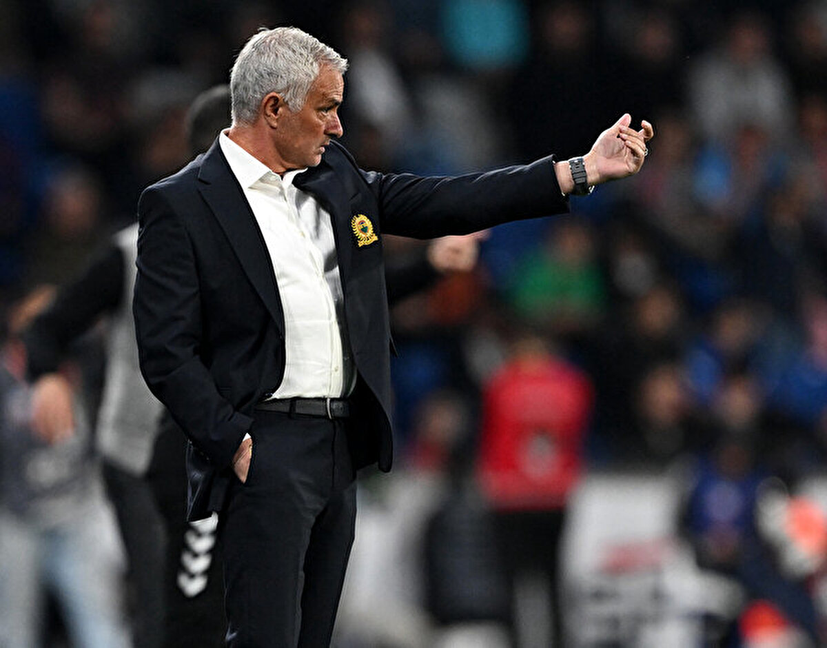 "Mourinho'dan dolayı bazı rahatsızlıklar söz konusu. Mourinho, Katar'dan 36 milyon euroluk teklif almış ama buradaki tazminatı da bırakmak istemiyor."