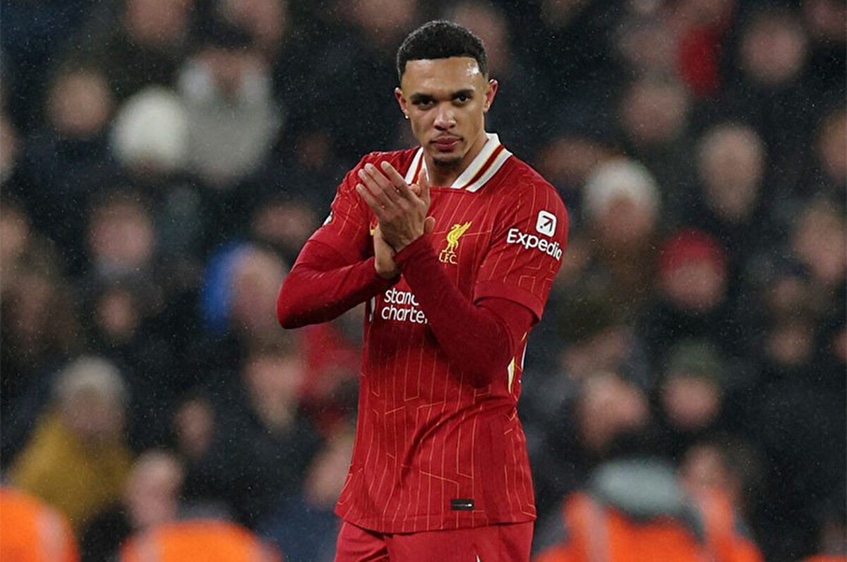 Real Madrid, Liverpool'a veda eden 26 yaşındaki Trent Alexander-Arnold ile 5 yıllık sözlü anlaşma sağlamıştı.<br>