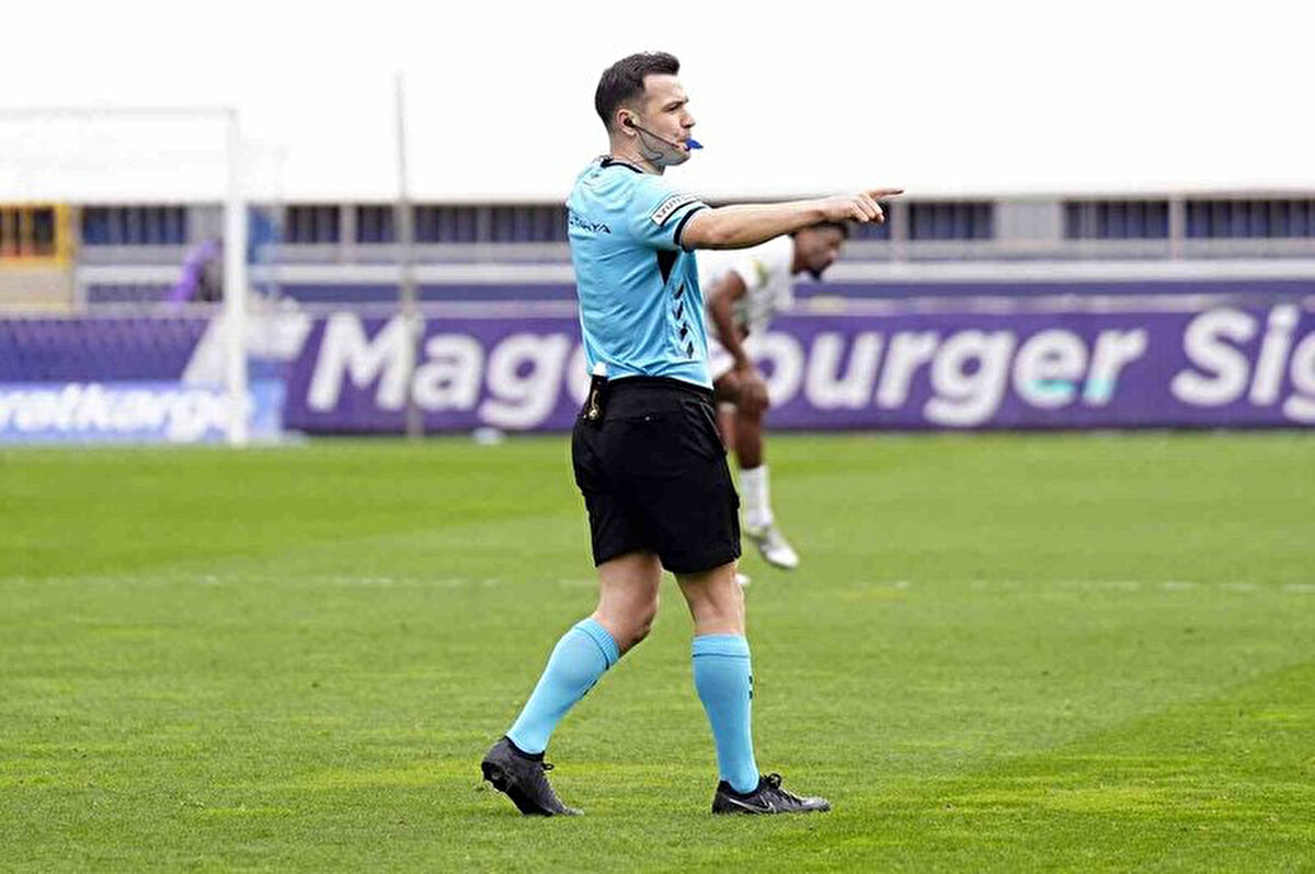 Cihan Aydın bu sezon Ziraat Türkiye Kupası çeyrek finalinde oynanan Fenerbahçe-Galatasaray derbisinde görev almış. Bu atama öncesi de aynı konu gündeme gelerek tartışmalara yol açmıştı.<br>