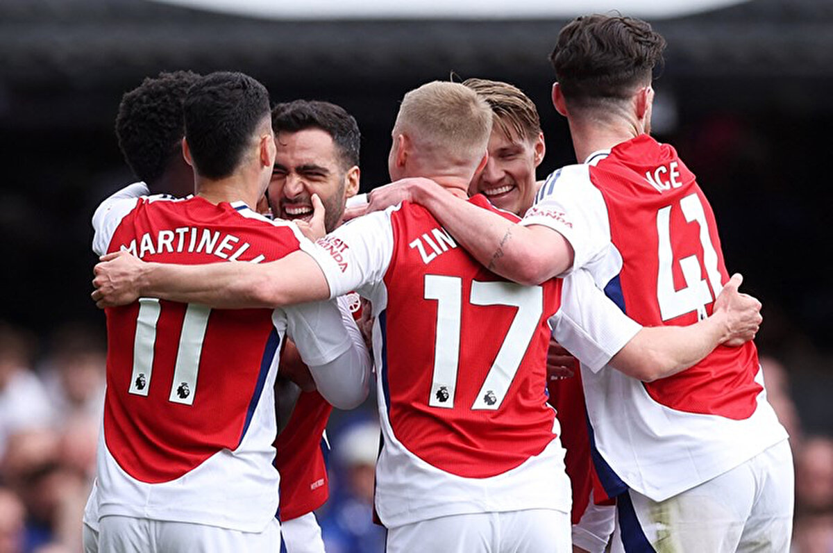 4- Arsenal (4 sıra yükseldi)<br>