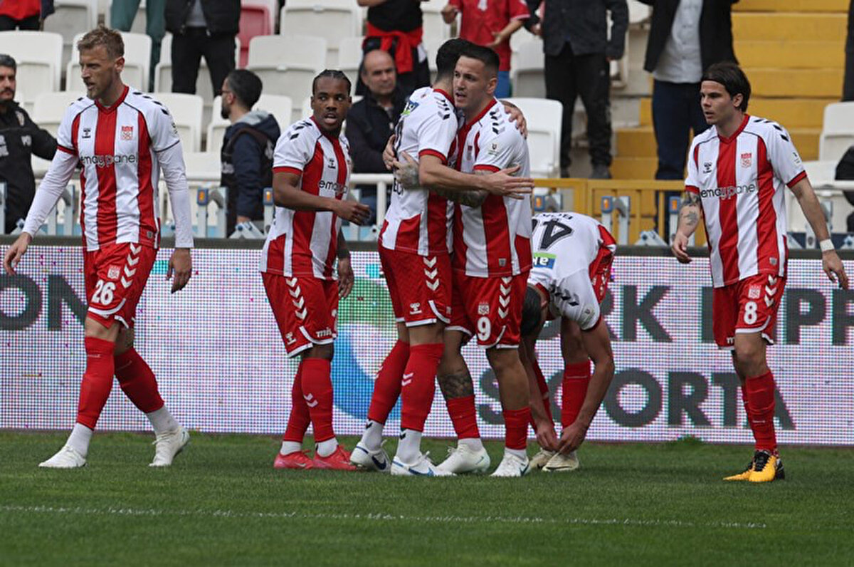 464- Sivasspor (83 sıra geriledi)<br>