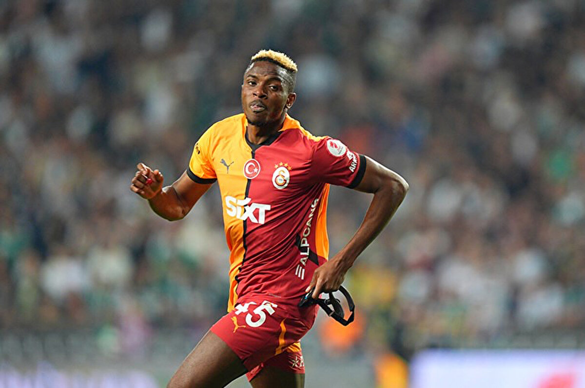 Bu sezon Galatasaray formasıyla 38 maça çıkan Victor Osimhen, 33 gol ve 8 asist kaydederek sarı-kırmızılı takıma toplamda 41 gol katkısı sağladı.<br>