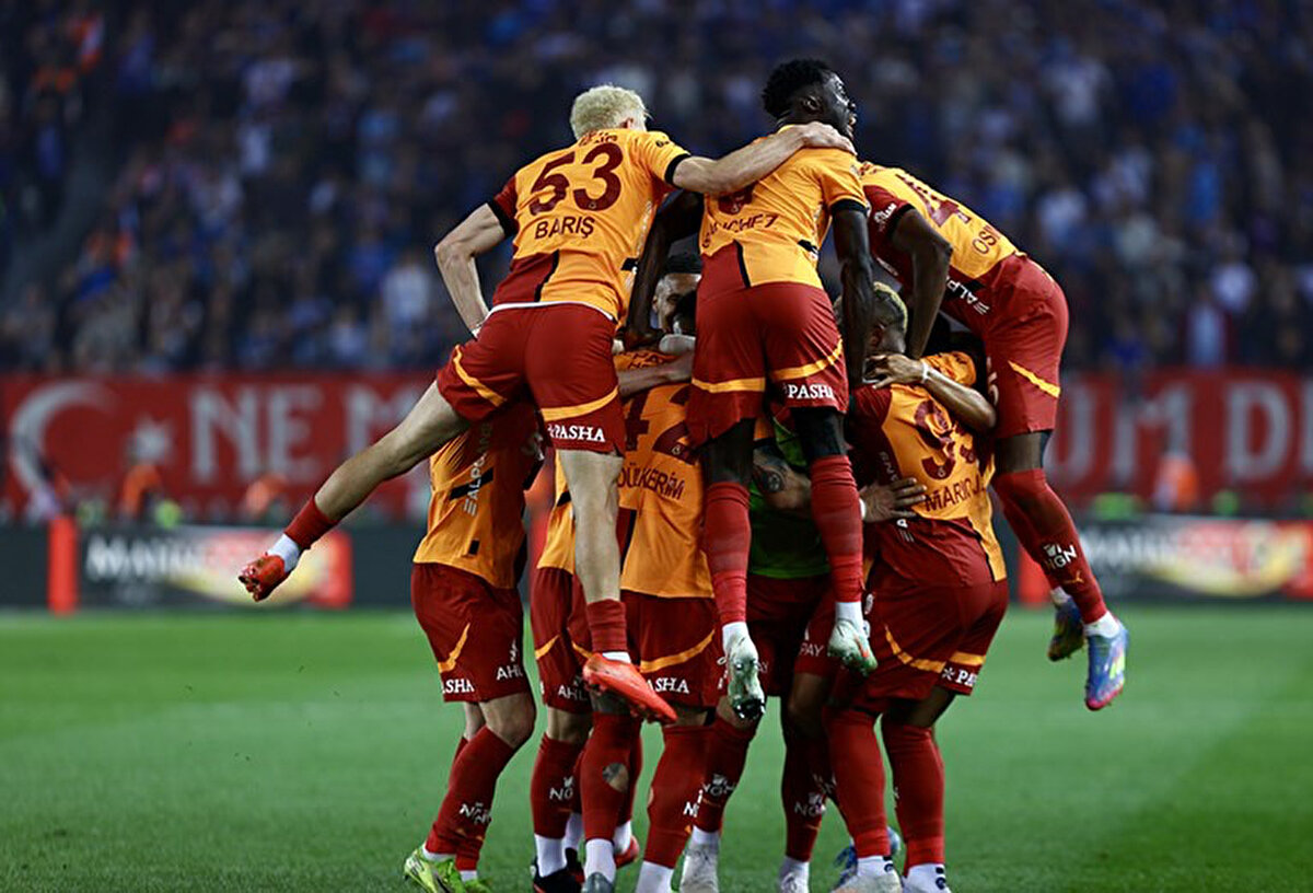 Trendyol Süper Lig'de şampiyonluk için geri sayıma geçen, Türkiye Kupası'nda ise finale kalan Galatasaray sezonu çifte kupayla tamamlamak istiyor.<br>