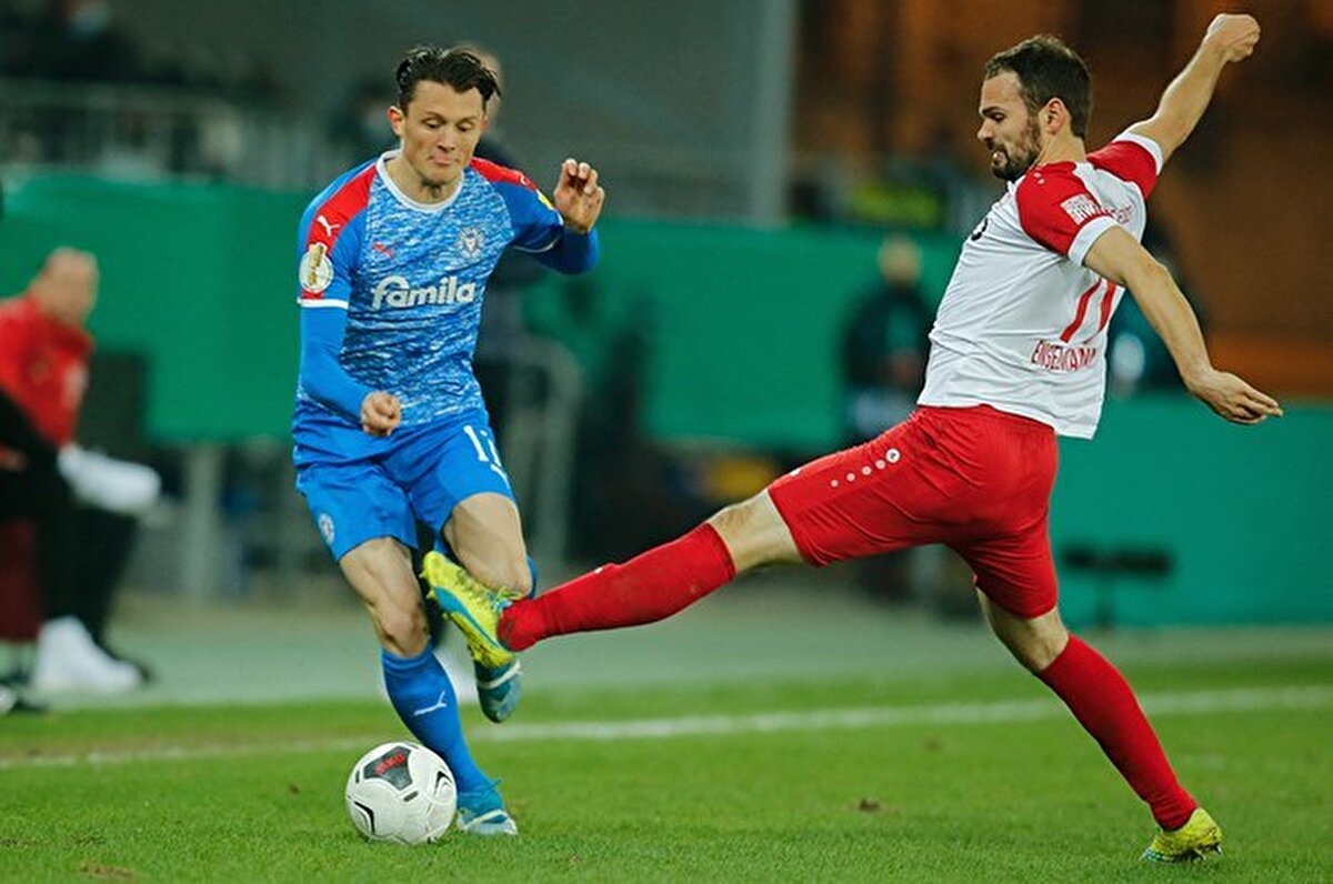 Fabian Reese son 3 sezondaki skor katkısı ile dikkat çekiyor. Yıldız oyuncu 2022/23 sezonunda Holstein Kiel'de 11 gol ve 12 asist, 2023/24'te Hertha Berlin'de 13 gol 14 asist, son olarak bu sezon 10 gol 1 asist yaptı. Reese toplamda 3 sezonda 87 maça çıkıp 62 asist yaptı. <br><br>