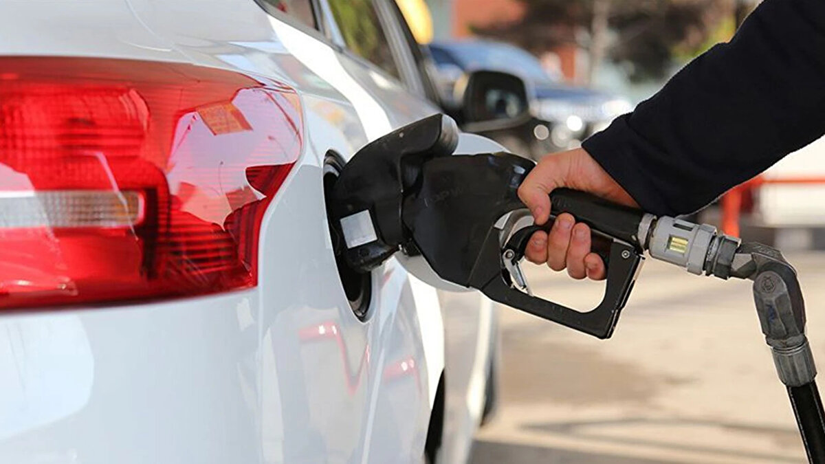 İstanbul Avrupa yakası akaryakıt fiyatları<br><br>Benzin litre fiyatı: 45.18 TL<br><br>Motorin litre fiyatı: 44,1 TL<br><br>LPG litre fiyatı: 27.39 TL