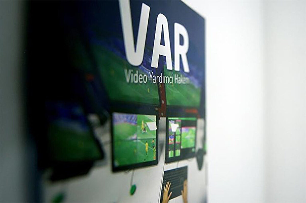 İspanya Futbol Federasyonu'unun sosyal medya hesabından VAR konuşmalarının yayınlanmasının ardından bu pozisyonla ilgili konuşmalar tartışmalara yol açtı.<br>