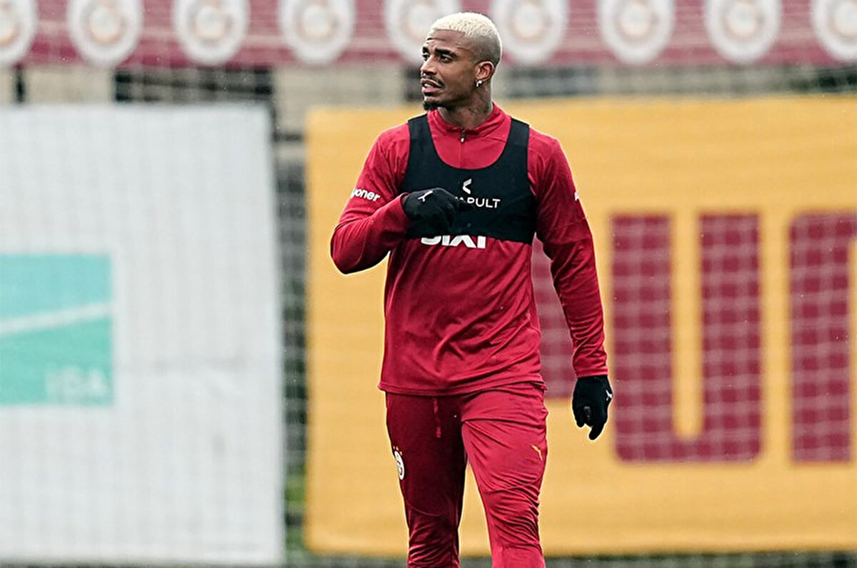 Transfer süreciyle ilgili Lemina, "Baktığınız zaman taraftarlar gelmeden önce bana çok destek oldular. Galatasaray bir tarih yazıyor şu anda ve ben de geri dönüp bunun bir parçası olmak istedim." ifadelerini kullandı.<br>