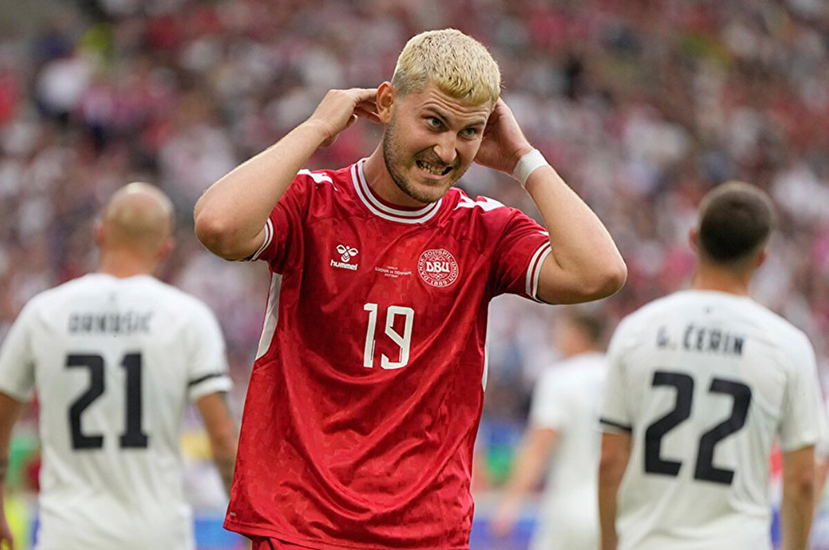 Jonas Wind kariyeri boyunca 272 maçta forma giyerken 108 gol ve 40 asistle oynadı.<br>