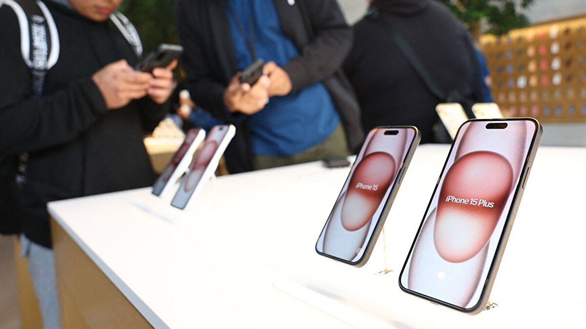 Rekabet Kurulu, sıfır ve ikinci el Apple ürünlerinin satışında faaliyet gösteren teşebbüsler arasında fiyat koordinasyonu yapılıp yapılmadığını incelemek üzere başlattığı soruşturmayı genişletme kararı aldı. Soruşturma Apple ile birlikte Premium yeniden satıcılar, ikinci el ürün pazarında faaliyet gösteren firmalar ve geri alım işlemlerine aracılık eden Fintegre platformunun işleticisi Fintegre Teknoloji hakkında yürütülecek.