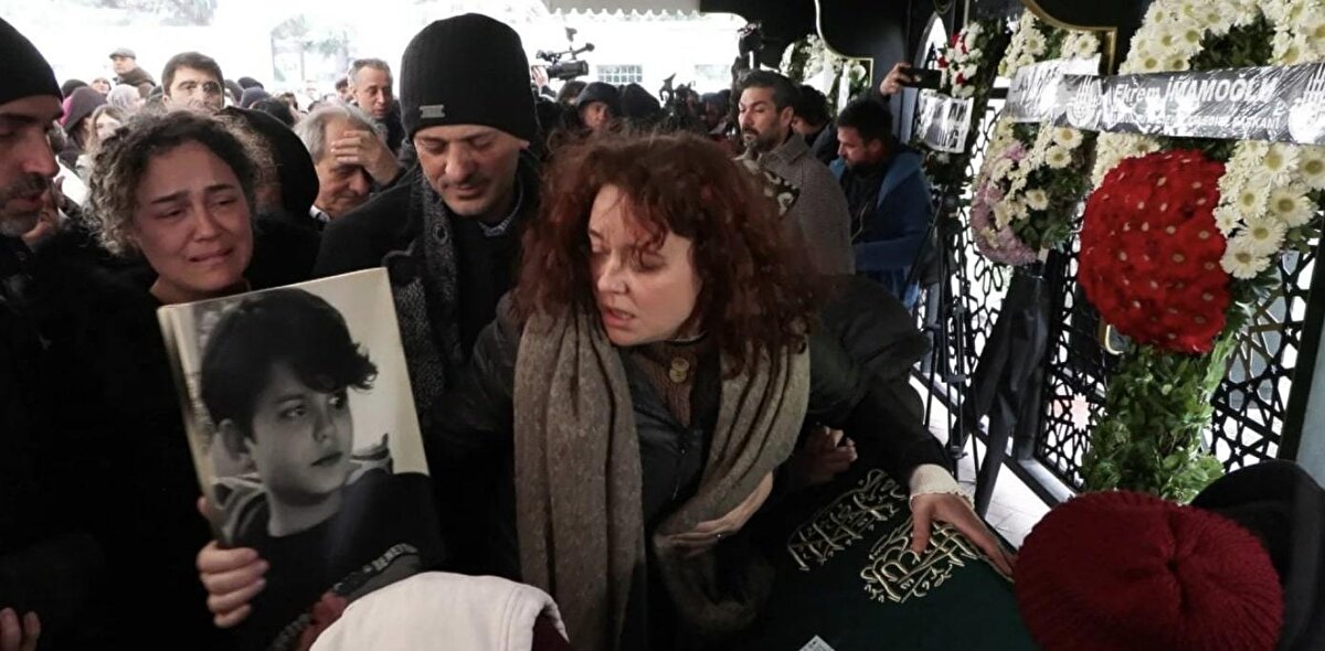 Mattia Ahmet Minguzzi’nin Kadıköy bit pazarında bıçaklanarak öldürülmesi sonrasında, Minguzzi ailesine yönelik tehditlerde bulundukları tespit edilen 5 şüpheli hakkında savcılık tarafından iddianame hazırlandı.