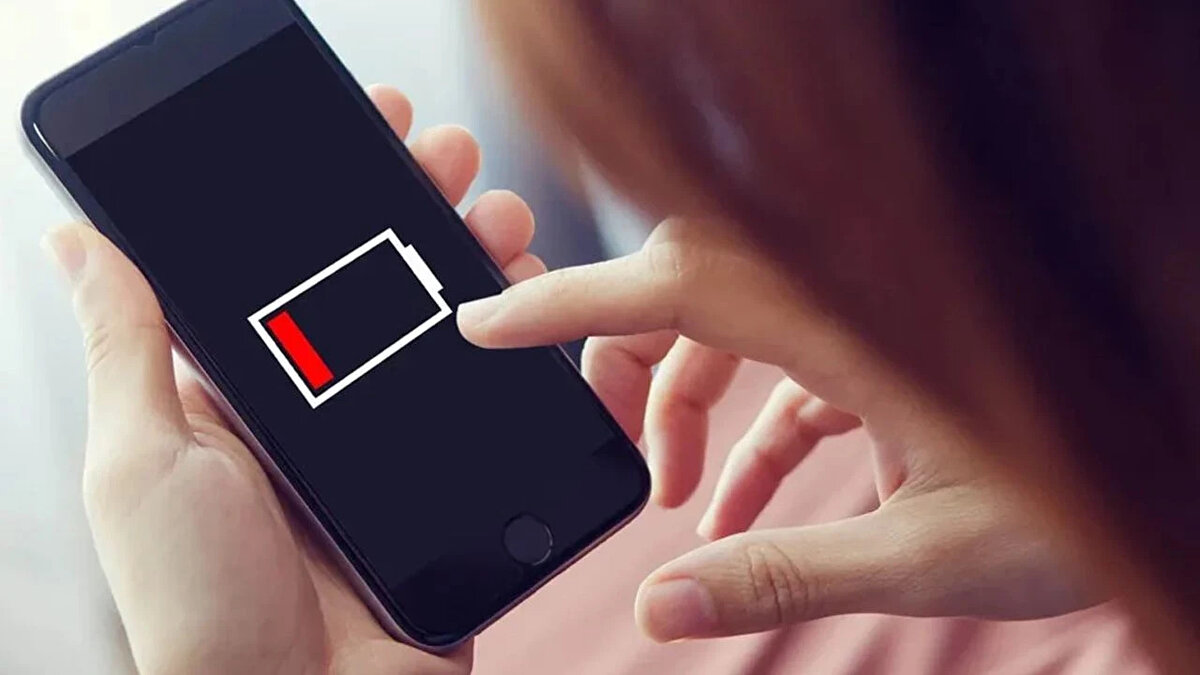 PİL SAĞLIĞI DA İYİLEŞTİRİLECEK<br><br>Öte yandan Haziran ayında tanıtılacak iOS 19 işletim sistemi ile birlikte gelecek olan özellikler henüz belli olmadı. Ancak ortaya çıkan bilgilere göre batarya özelliğinin yanı sıra AirPods modellerine iOS 19 ile birlikte canlı çeviri gelecek.