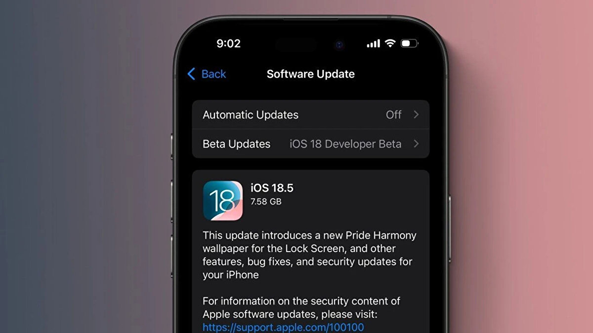Türkiye’de kullanılmasa da ABD’deki kullancılar operatörlerin zayıf sinyal verdiği bölgelerde uydu aracılığıyla iletişimi sürdürebilecek. Güncelleme ayrıca tespit edilen birçok güvenlik açığını kapatıyor. <br><br>