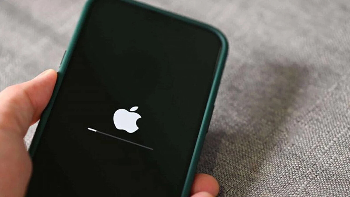 Daha sonra iPhone’da Ayarlar-Genel sekmesine gidip Yazılıma Güncellemeyi seçerek yeni güncellemeyi indirip yükleyebilirsiniz.<br><br>Kaynak: Apple<br>Derleme: ekonomim.com