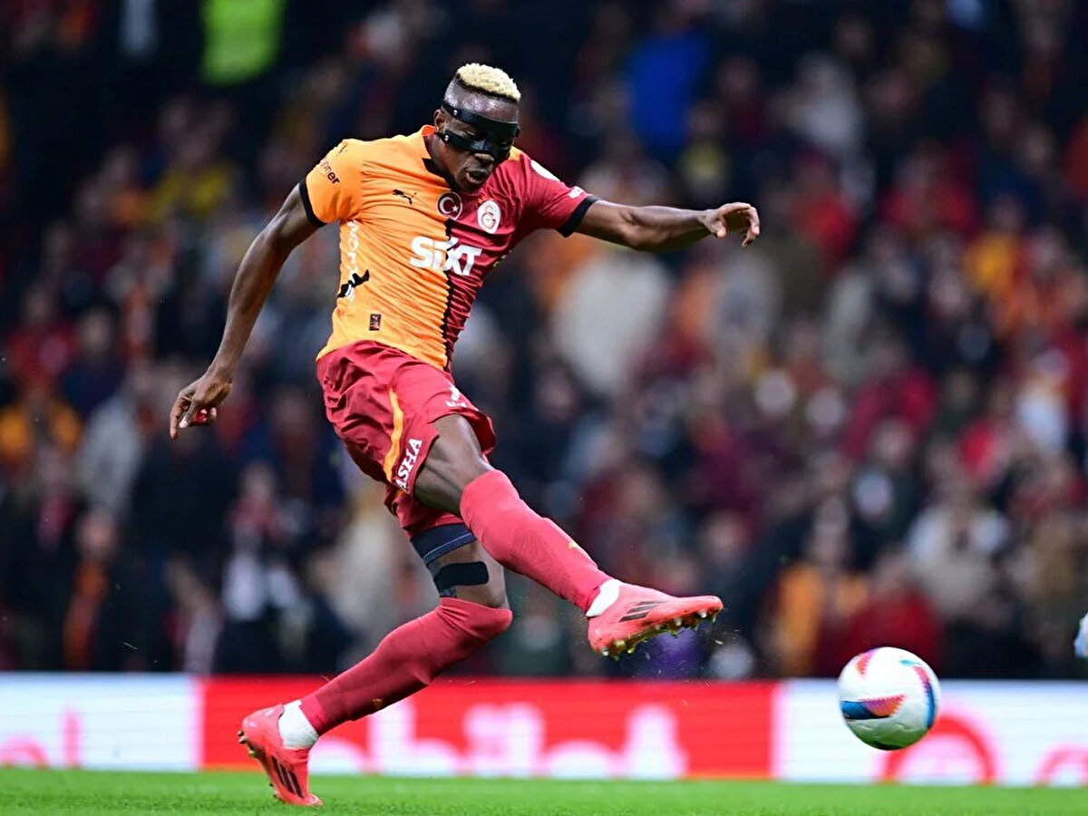 Çıktığı bu maçlarda 33 gol, 8 asistlik skor katkısı veren Osimhen'in geleceği merak konusu<br>