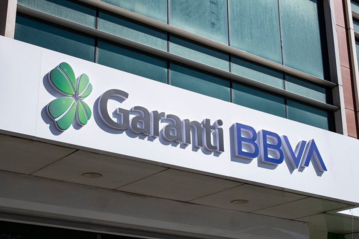 Garanti BBVA: 3 ay vadeli 50 bin TL kredi ve 25 bin TL taksitli nakit avans ile toplamda 75 bin TL sunuyor.