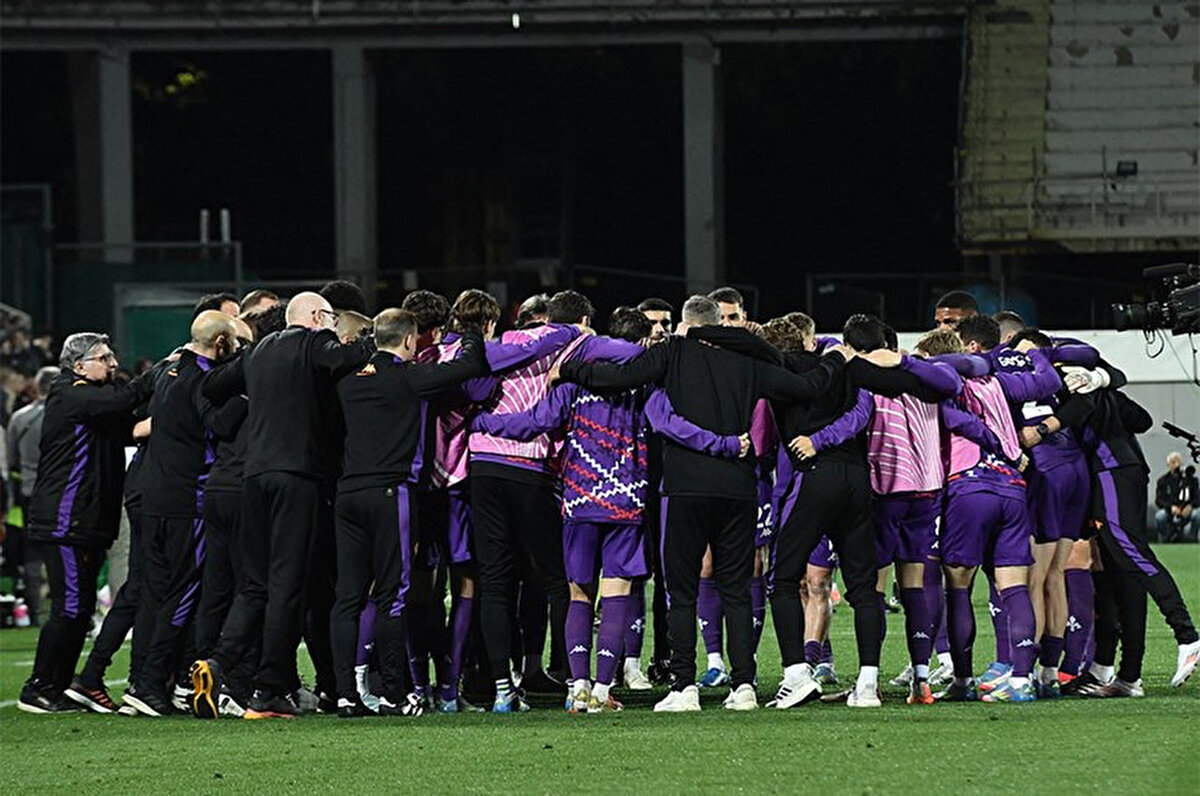 Konferans Ligi'nde geçtiğimiz sezon ikinci olan, bu sezon ise turnuvaya yarı finalde veda eden Fiorentina'da takımdaki futbolcuların geleceği belli oluyor.<br>