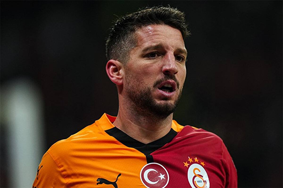 Sarı-kırmızılılarda sözleşmesi sezon sonunda bitecek Dries Mertens'in takımda kalıp kalmayacağı henüz netleşmezken olası bir ayrılıkta ve Beltran transferinin gerçekleşmesi halinde Arjantinli futbolcu Galatasaray'ın yeni 10 numarası olabilir.<br>