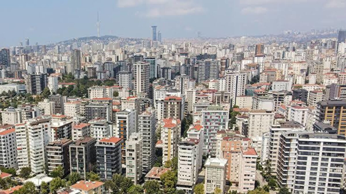 Afet ve Acil Durum Yönetimi Başkanlığı'ndan (AFAD) alınan bilgiye göre, saat 07.18'de merkez üssü Marmara Denizi Büyükçekmece açıkları olan 3.8 büyüklüğünde deprem kaydedildi. Sarsıntı yerin 6.84 kilometre derinliğinde meydana geldi.