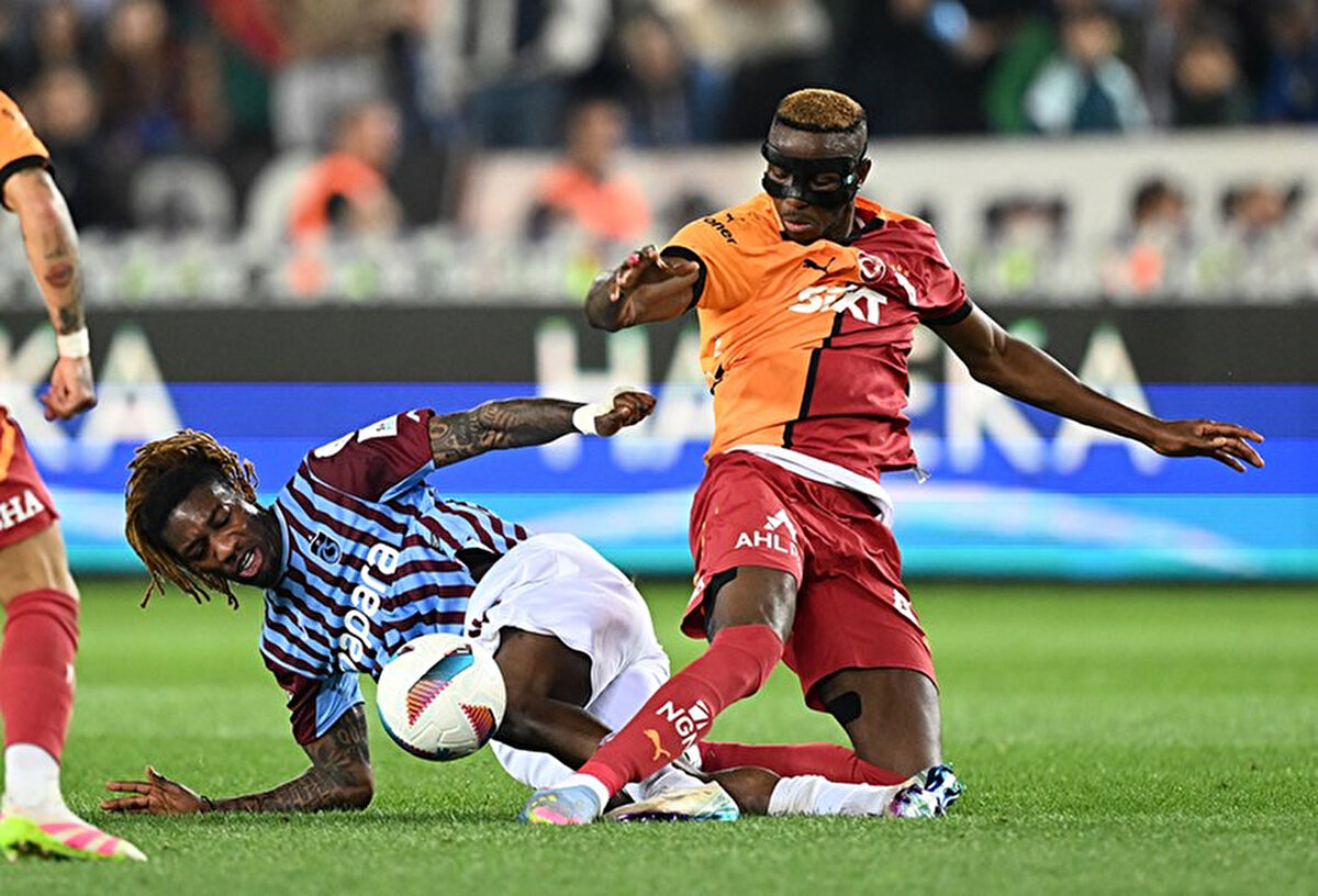 Trabzonspor-Galatasaray mücadelesi hangi kanalda?<br><br>Ziraat Türkiye Kupası'nda Trabzonspor ile Galatasaray'ın karşı karşıya geleceği final 14 Mayıs Çarşamba günü Gaziantep'te oynanacak. Gaziantep Stadı'ndaki final müsabakası, saat 20.45'te başlayacak. Karşılaşmayı Cihan Aydın yönetecek. Türkiye Kupası'ndaki Trabzonspor-Galatasaray finali ATV'den canlı yayınlanacak.