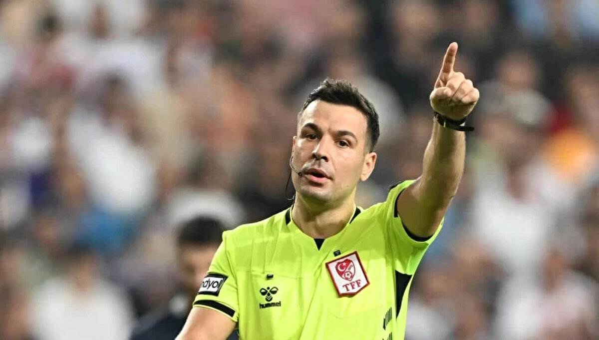 Finali hakem Cihan Aydın yönetiyor. VAR hakemi ise Polonya Futbol Federasyonu'ndan Tomasz Kwiatkowski.<br>