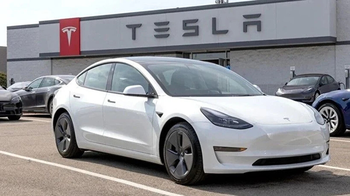 8 bin Amerikalı sürücü tarafından yapılan anket sonucunda Tesla’nın marka algısının eksi 7 olarak ölçülmesi listede yer alan diğer elektrikli araç markalarının oldukça altında yer aldı.<br><br>İşte, en güvenilir elektrikli araç sıralaması...