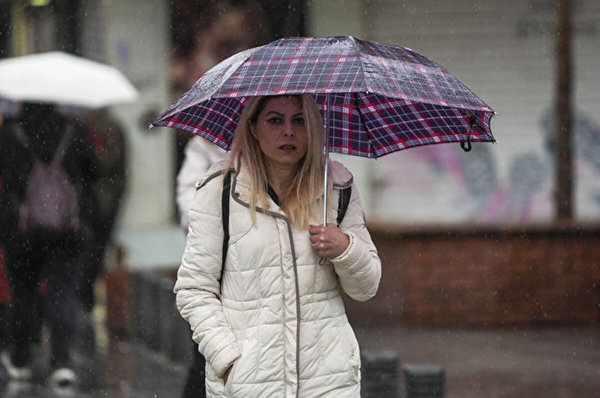 Van: 16, Çok bulutlu, aralıklı sağanak ve gök gürültülü sağanak yağışlı<br><br>Diyarbakır: 20, Öğle saatlerinden sonra yer yer kuvvetli olmak üzere, aralıklı sağanak ve gök gürültülü sağanak yağışlı<br><br>Gaziantep: 24, Çok bulutlu, aralıklı sağanak ve gök gürültülü sağanak yağışlı<br><br>Mardin: 21, Çok bulutlu, aralıklı sağanak ve gök gürültülü sağanak yağışlı