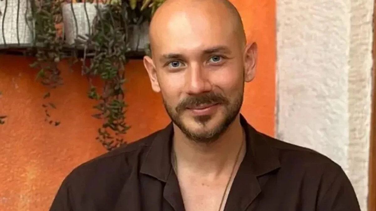 17. Cem Özkök<br>Platform: Instagram<br><br>Niş: Ev ve yaşam<br><br>Açıklama: Ev dekorasyonu ve yaşam tarzı içerikleriyle tanınan Cem Özkök, Instagram'da etkili bir influencer olarak öne çıkmaktadır