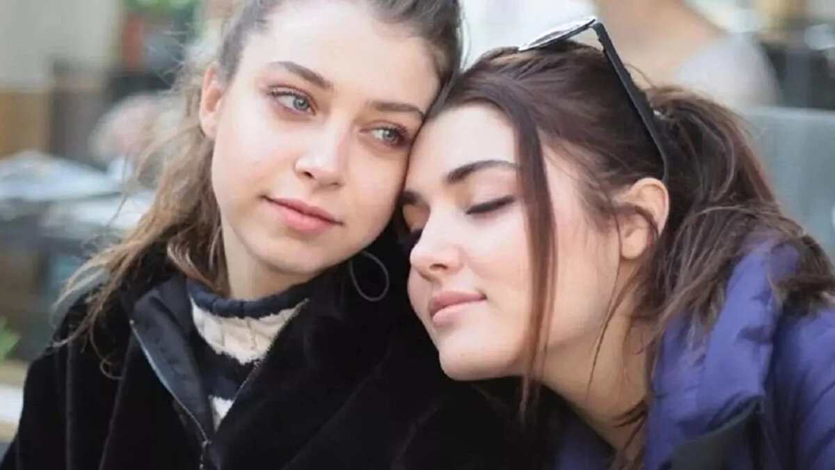 19. Gamze Erçel<br>Platform: Instagram<br><br>Niş: Aile ve yaşam tarzı<br><br>Açıklama: Aile yaşamı ve yaşam tarzı içerikleriyle tanınan Gamze Erçel, Instagram'da etkili bir influencer olarak öne çıkmaktadır.