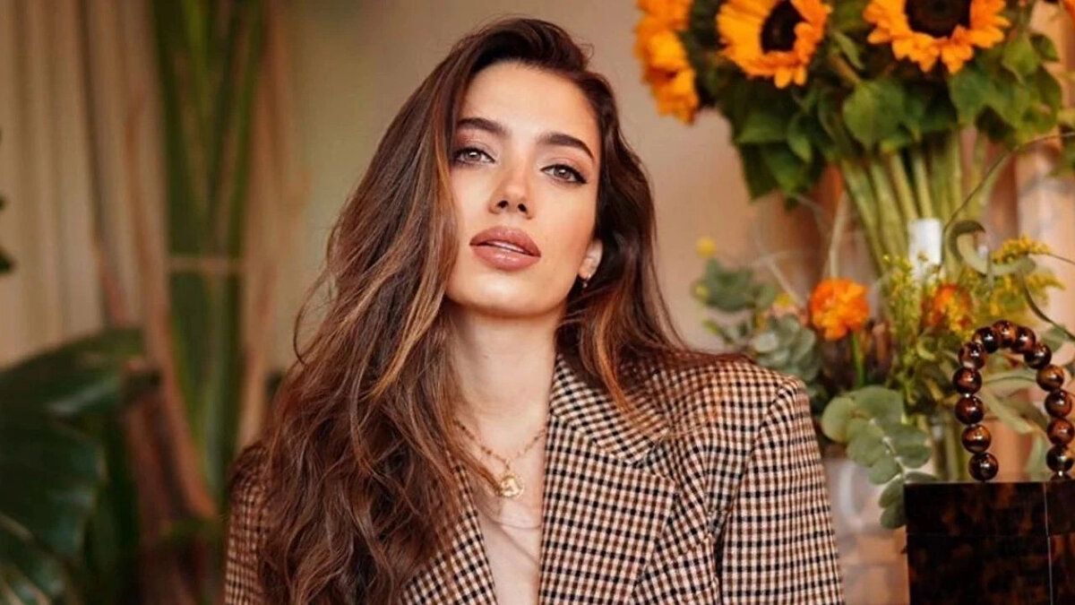 14. Rachel Araz<br>Platform: Instagram<br><br>Niş: Yaşam tarzı<br><br>Açıklama: Moda ve yaşam tarzı içerikleriyle tanınan Rachel Araz, Instagram'da etkili bir influencer olarak öne çıkmaktadır.