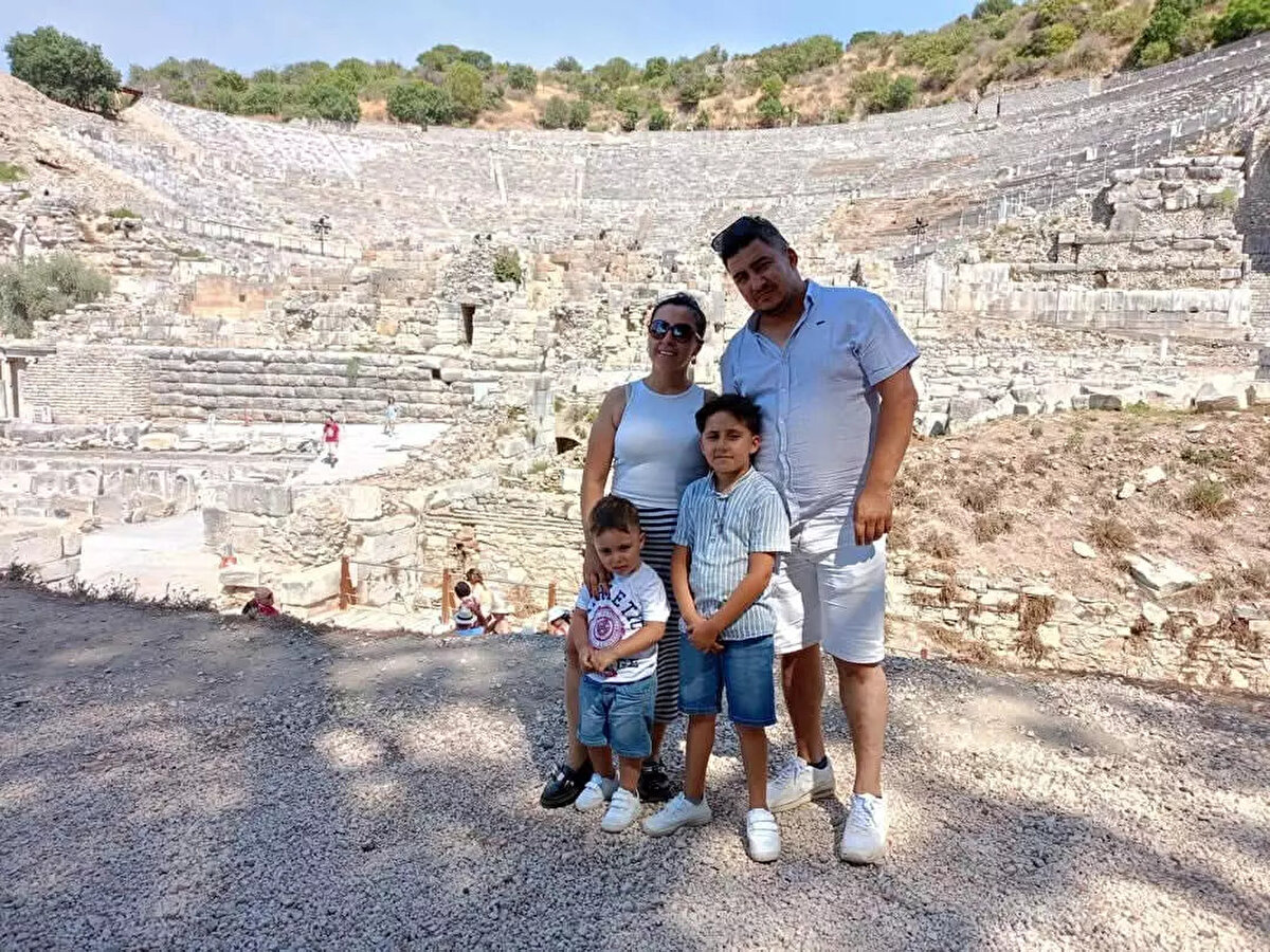 Gezgin ile 11 Mayıs'ta nişanlandıklarını da ifadesinde anlatan F.T. şöyle devam etti:<br><br>"Bu olaydan yaklaşık 10- 15 gün önce bana 'Benim içime kötü şeyler doğuyor, deprem, ölüm gibi bir şey olacak, bu bana koyacak' dedi. Olaydan 1 gün önce bana 'yarın boşanma davam var, bu iş bitecek' dedi. Ben de ona 'benim boşanmam 8 yıl sürdü, o öyle hemen olmaz' dedim. Bana 'Benimki olacak, biz konuştuk anlaştık, her şey bitecek' dedi. Ben hem 10- 15 gün önce söylediği hem de 1 gün önce söylediği bu sözlerden sonra bu olayın olması üzerine kendisinden şüphelendim. Kendisine 'senden şüpheleniyorum, görüşmek istemiyorum' dedim. Kendisini çok kez engelledim ancak beni sözlü olarak ikna etti. Ben her ne kadar ikna olup görüşmeye devam etsem de kendisine bu olaydan itibaren güvenmiyordum. Olay ile ilgili şüphelerim hep devam ediyordu."