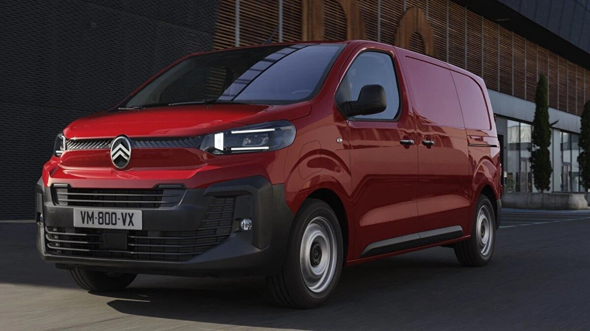 CITROËN JUMPY SPACETOURER<br>Spacetourer modelinde Mayıs ayına özel: ​<br><br>280.000 TL 12 AY %0 faiz ya da<br><br>700.000 TL 12 AY %2,99 faiz seçeneği<br><br>Kampanya 2025 model yılı için geçerlidir.