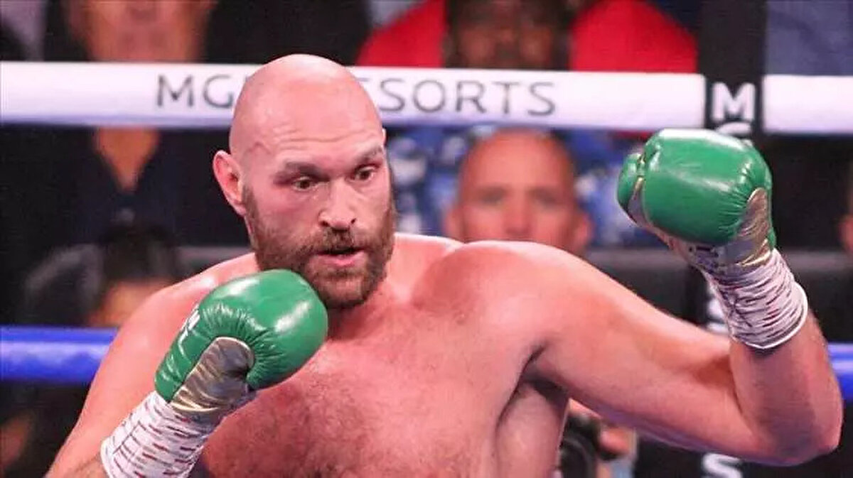 İngiliz boksör Tyson Fury, Aralık ayında dünya ağır sıklet şampiyonluk kemerini Ukraynalı Oleksandr Usyk'e kaybetmesine rağmen 146 milyon dolar (yaklaşık 109 milyon sterlin) ile üçüncü sıraya yükseldi.<br><br> <br><br>İşte dünyanın en yüksek kazanç sağlayan sporcuları.