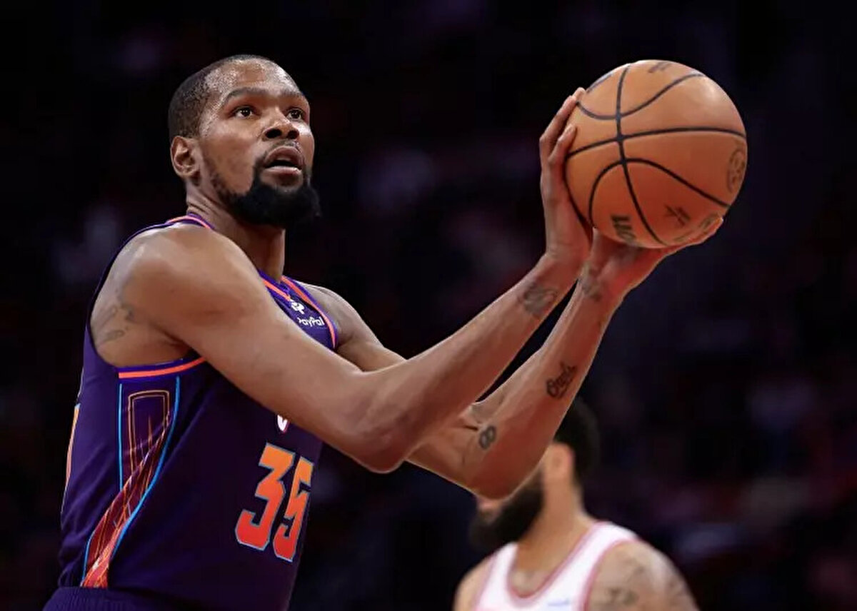 10.Kevin Durant, basketbol:<br><br> <br><br>101,4 milyon dolar (76,2 milyon £)<br><br>
