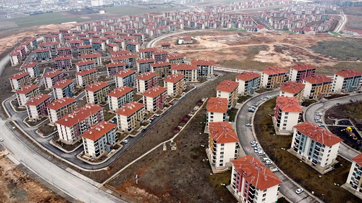 Başvurular, T.C. Ziraat Bankası’nın tüm şubeleri aracılığıyla alınacak ve 10.000 TL başvuru bedeli yatırılması gerekecek.<br><br>