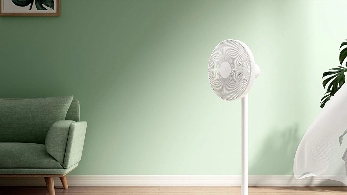 VANTİLATÖRSÜZ SERİNLEMENİN YOLLARI<br><br>İlla ki vantilatör kullanmak çözüm değil. Gece uyurken veya gün içinde alternatif yollar deneyebilirsiniz. Uzmanlar bunun için şöyle diyor: