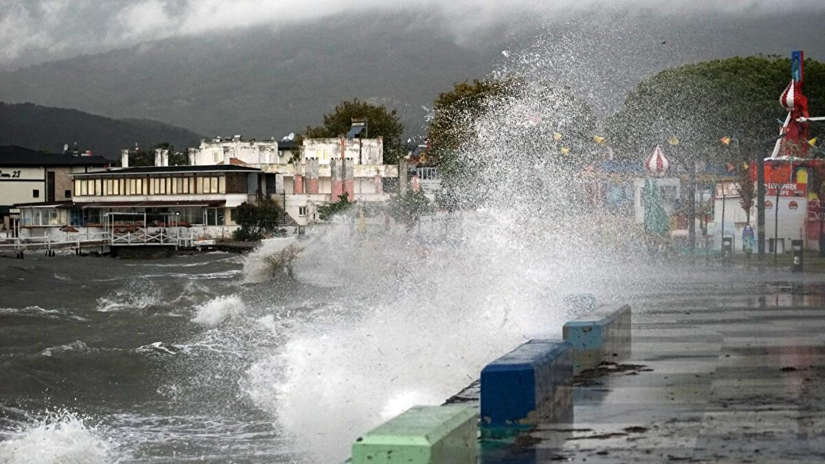 Balıkesir<br><br>Sarı kodla uyarıldı. Kuvvetli rüzgar bekleniyor.