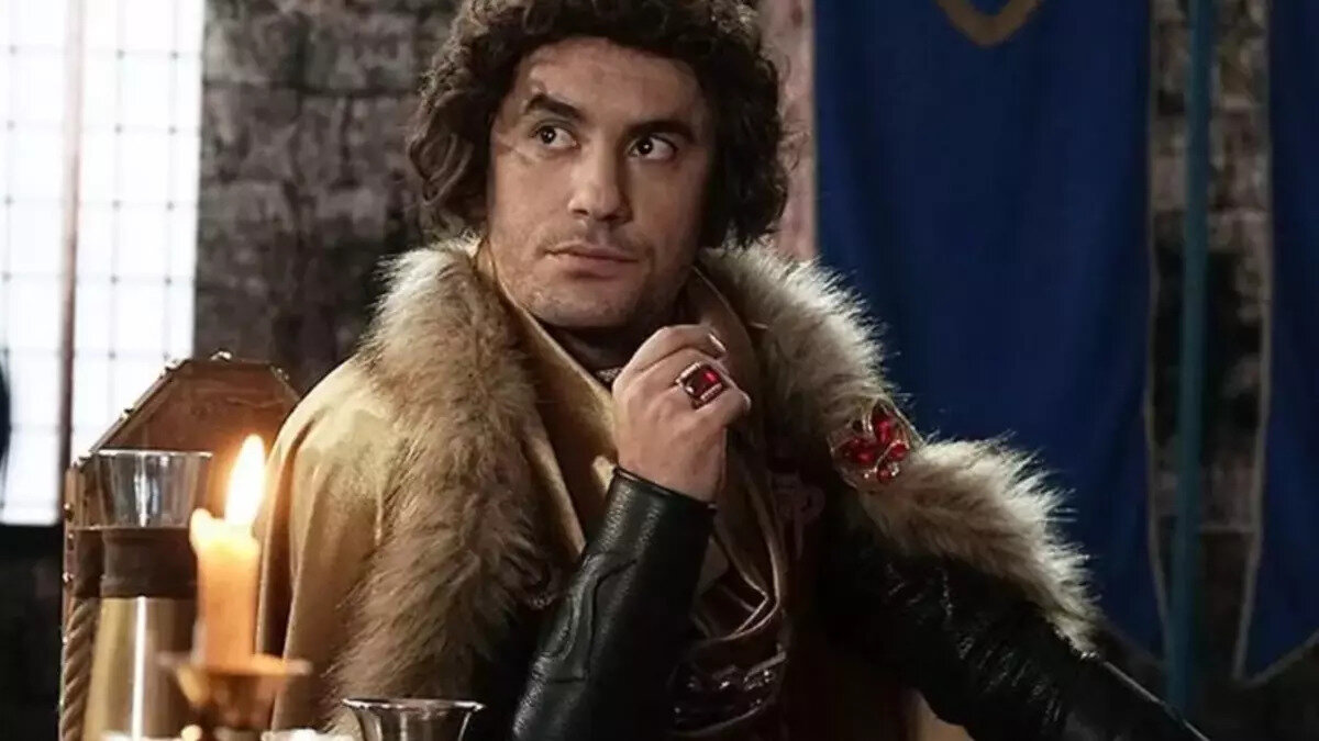 Gala öncesi kriz<br><br>Dizinin yapım şirketi MGX Yapım ve yayın platformu Max arasında anlaşmazlık çıktı. Max, galaya davet edilecek kişilerin kendi global standartları uyarınca belirli sayıda kalmasını istedi. MGX Yapım ise tüm oyuncu ve teknik ekibin katılması gerektiğini belirtti. Ancak anlaşma sağlanamadı.