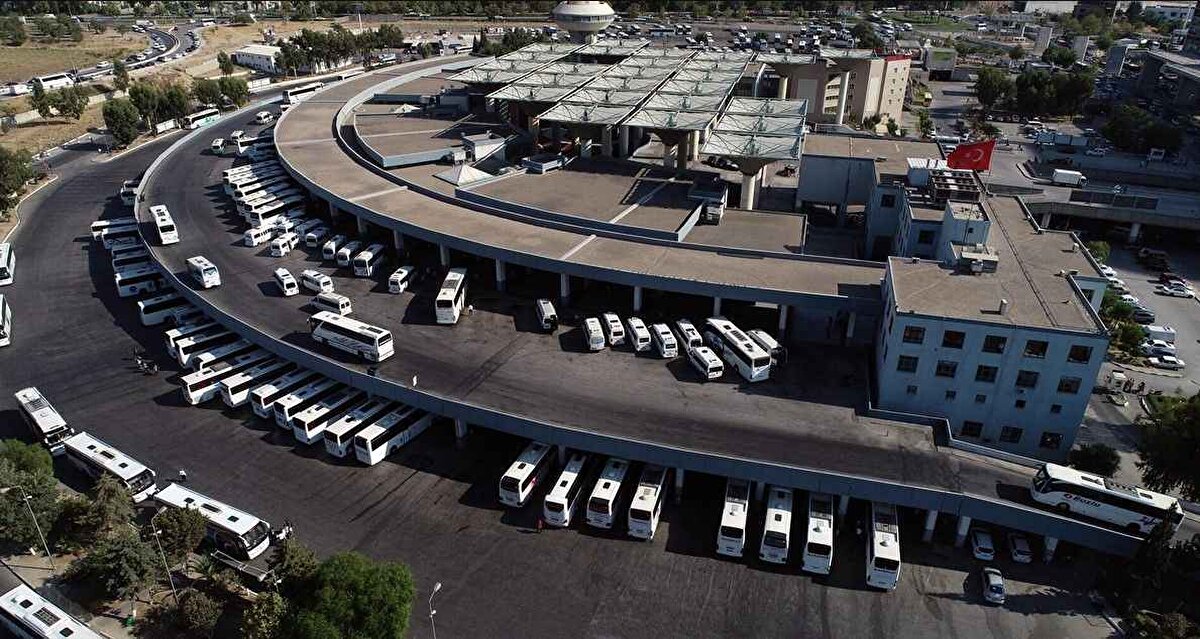 "Ulaştırma Elektronik Takip ve Denetim Sistemi'ne (U-ETDS) eksik ya da hatalı bildirim yapan firmalara yönelik yaptırımlar yeniden düzenlendi. Taşıma veriminin artırılması amacıyla, biletli yolcu taşımacılığı yapan taşımacılar için 20'yi geçmemek üzere 18-24 koltuklu taşıtların da kullanılmasına olanak tanındı. Ara durak olarak kullanılan terminallere otobüs girişlerin teşvik edilmesi amacıyla da terminal çıkış ücretinde yolcu sayısına göre sınırlama getirdik."