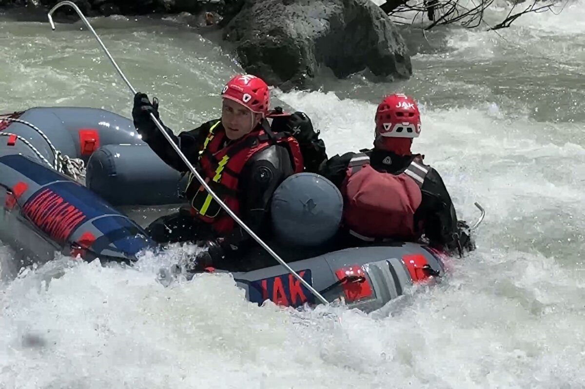 Tek temennimiz oğluma ulaşmaktır. 8 gündür bizde burada bekliyoruz.