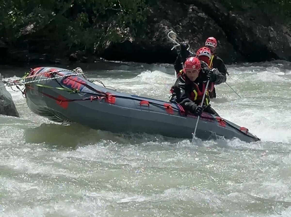 Vatandaşlarımız da destek veriyor. Allah hepsinden razı olsun.