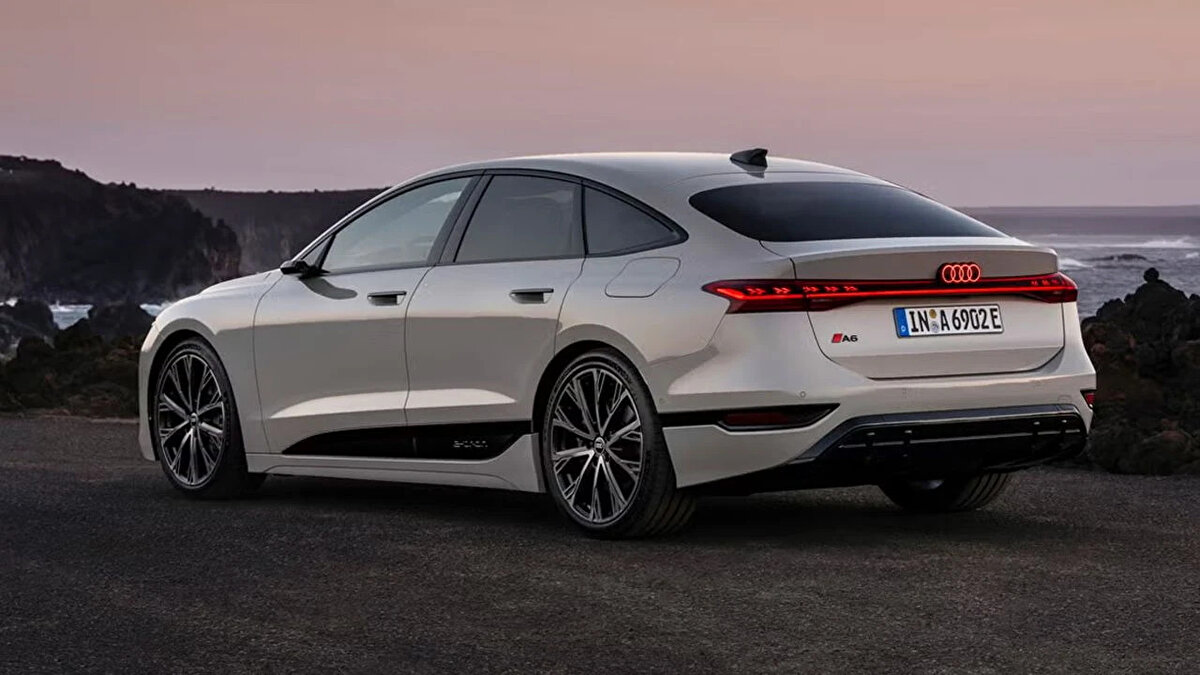 İçten yanmalı motora sahip otomobillerin en büyük avantajı menzili. Ancak sürekli gelişen elektrikli otomobiller, artan menzilleriyle birlikte artık en büyük sorunlarından birinden kurtuluyor.<br><br>