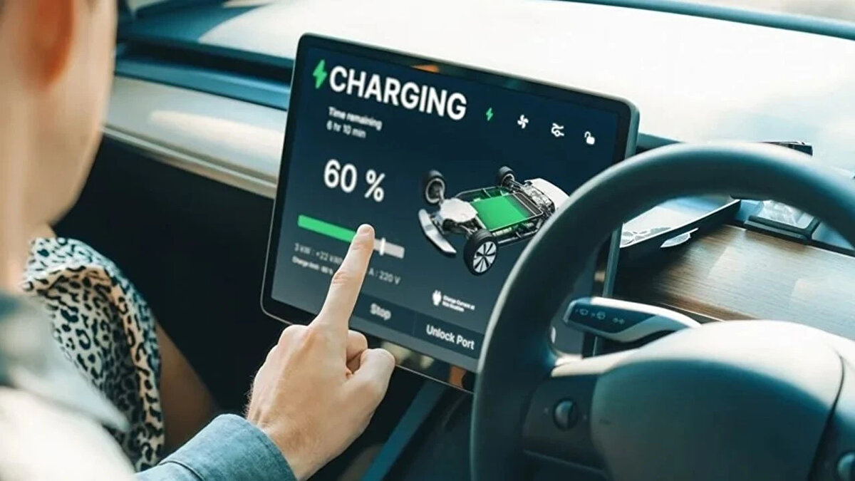 Piyasada şu anda yeni çıkan elektrikli modeller daha yüksek kapasiteli pil, uzun menziller ile gelmeye başladı. Peki en uzun menzile sahip otomobiller hangileri? İlk sırada sürpriz bir isim yer aldı. İşte en uzun menzile sahip 10 elektrikli otomobil.<br><br>