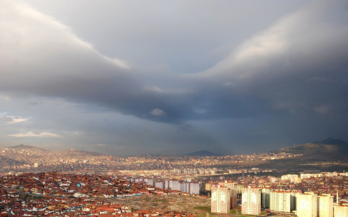 Doğu Anadolu Bölgesi<br><br>Parçalı ve az bulutlu geçeceği tahmin ediliyor.<br><br>Erzurum: 4°C, 23°C<br><br>Parçalı ve az bulutlu<br><br>Kars: 4°C, 21°C<br><br>Parçalı ve az bulutlu<br><br>Malatya: 13°C, 31°C<br><br>Parçalı ve az bulutlu<br><br>Van 5°C, 18°C<br><br>Parçalı ve az bulutlu