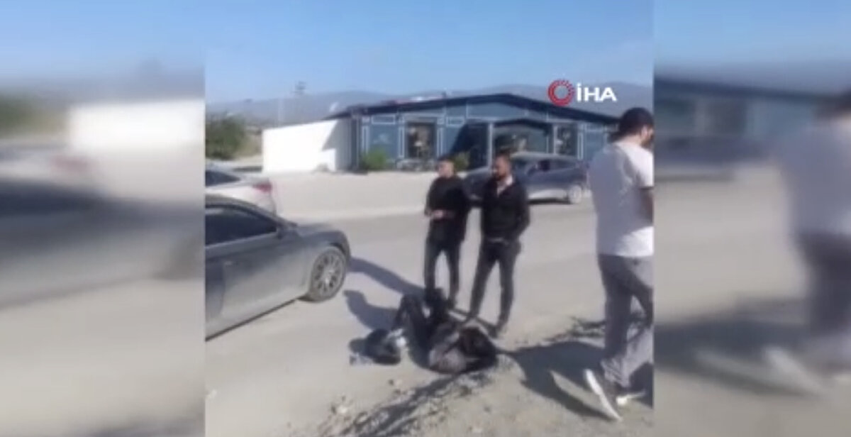 Evde 4 gündür kaza videosunu izliyorum ama hala anlam veremiyorum. Havadayken 10 saniye daha tam dönemeseydim kafamı çarpıp boynum kırılabilirdi. Arkadaşımın da eli kırıldı ve kasıklarında çatlak var. Ben 2,5 yıldır motosiklet kullanırken 2 defa ciddi kaza geçirdim. Bu kazada kaskın ve montun hayat kurtardığını anladım. Herkes tüm ekipmanlarını giysin ve öyle kullansın" ifadelerini kullandı.