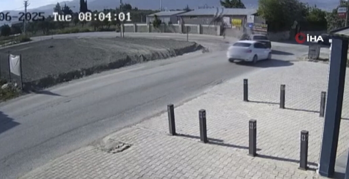 Hastanede tedavi altına alınan ve tedavisinin tamamlanmasıyla taburcu edilen 20 yaşındaki Yakup Süner, 3 metreye yakın havaya uçtuğu kazada yaşadıklarını anlattı.