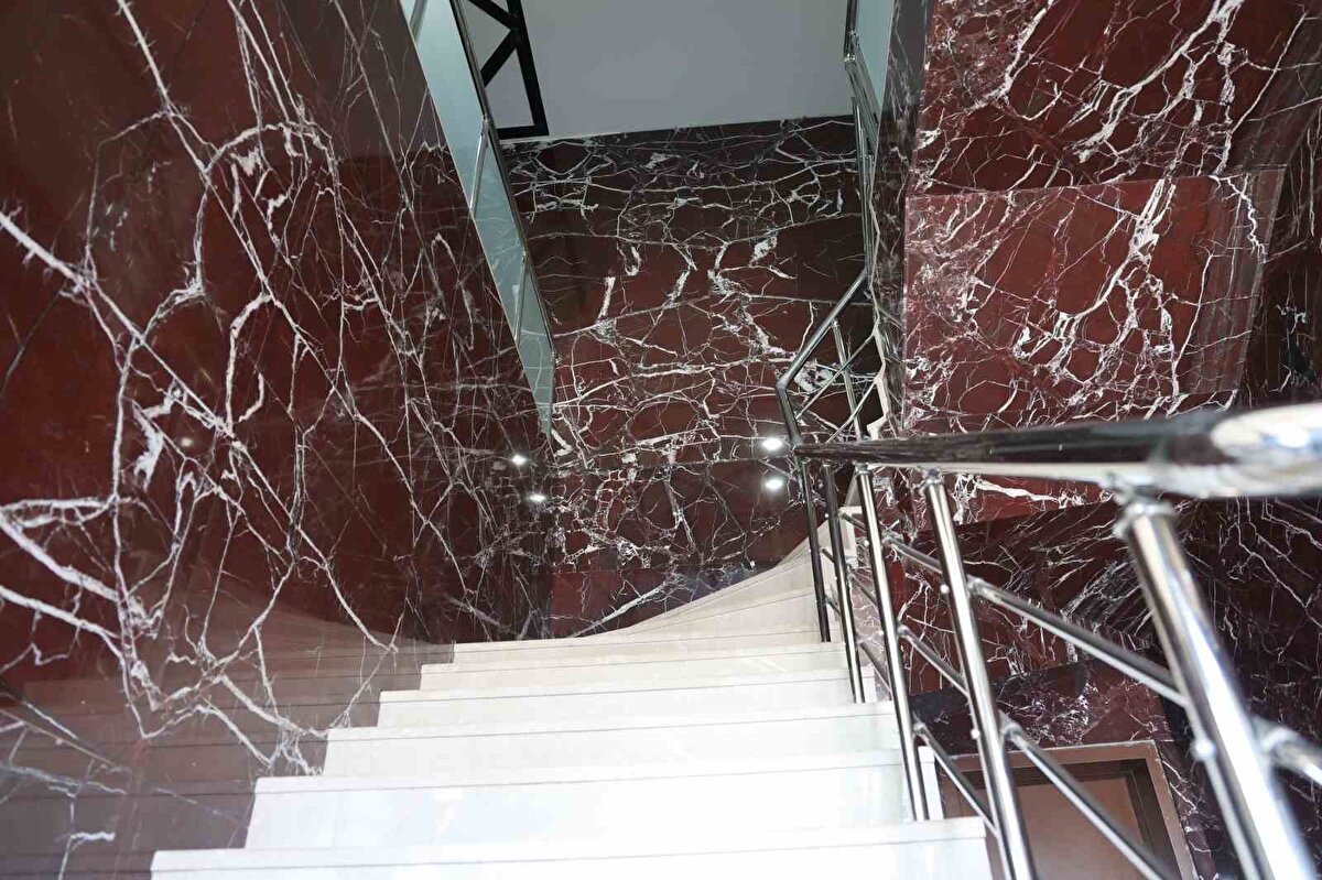 Elazığ’ımızın Alacakaya ilçesinden çıkan bu değerli taş, rengi, dokusu ve sağlam yapısıyla global pazarda en çok tanınan ve tercih edilen doğal taşlardan biri haline geldi.