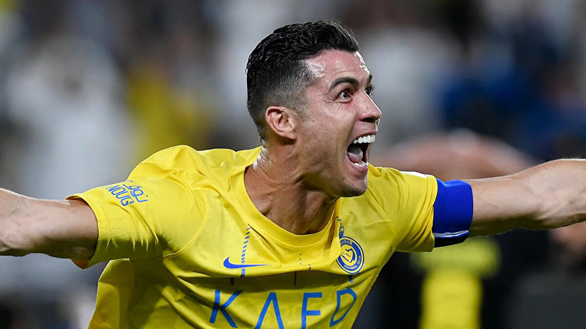 Suudi takımında kalıp kalmayacağına henüz karar vermeyen Ronaldo için İngiliz basınından flaş bir Türkiye iddiası gündeme geldi.<br>